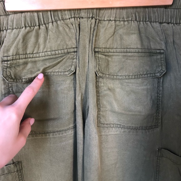 Women’s Free People Olive Cargo Ankle Trouser - Picture 12 of 15
